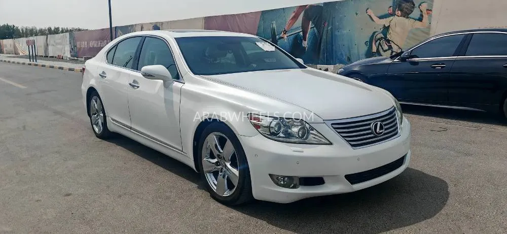 Lexus LS 2010 for Sale in Sharjah Image-12