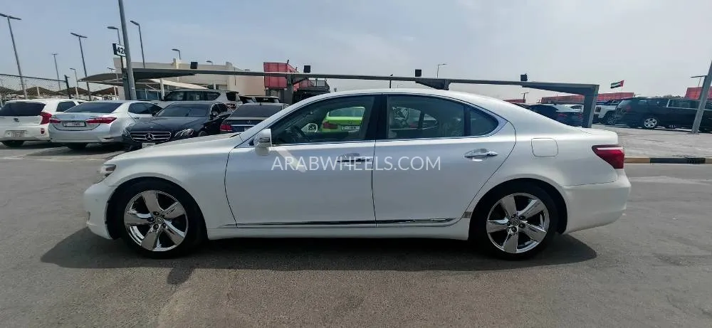 Lexus LS 2010 for Sale in Sharjah Image-16