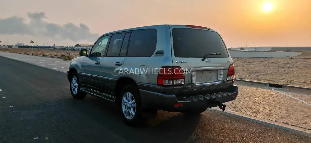 لكزس LX 2005 for Sale in الشارقة Image-13