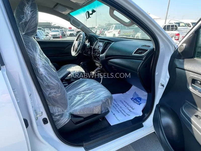 Mitsubishi L200 2019 for Sale in Sharjah Image-10