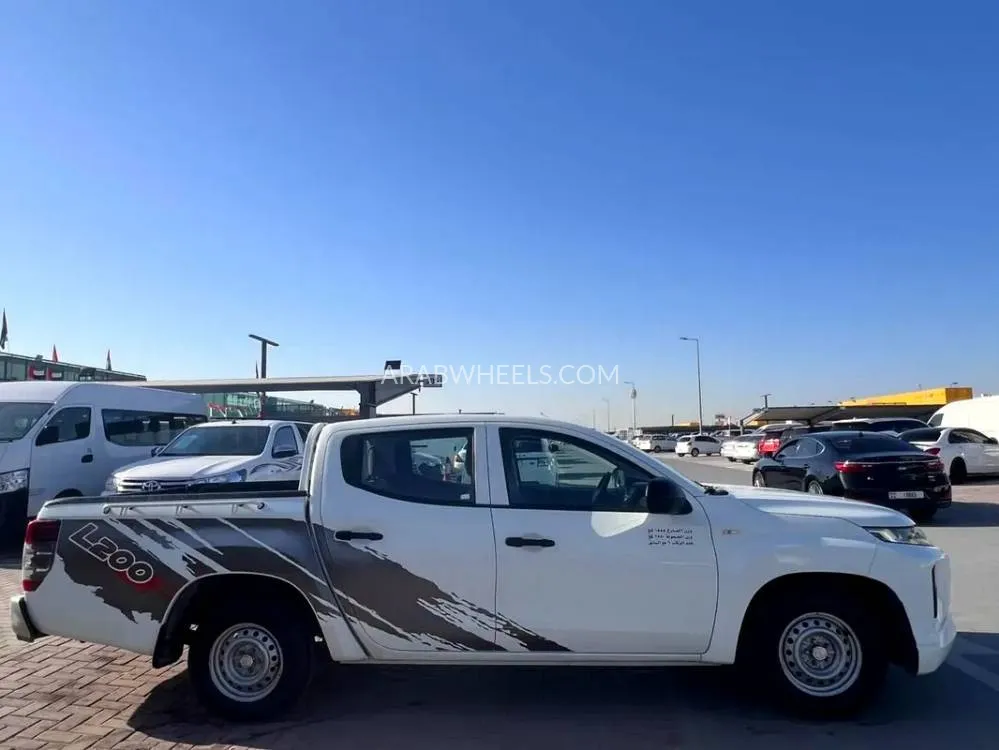 Mitsubishi L200 2020 for Sale in Sharjah Image-10