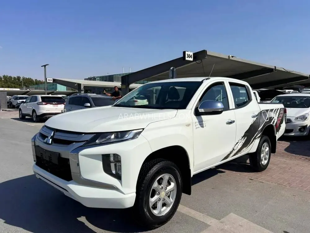 Mitsubishi L200 2020 for Sale in Sharjah Image-10