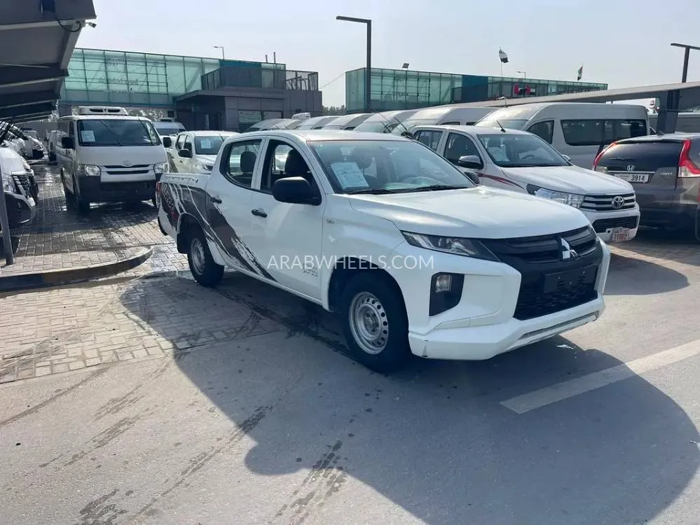 Mitsubishi L200 2021 for Sale in Sharjah Image-4