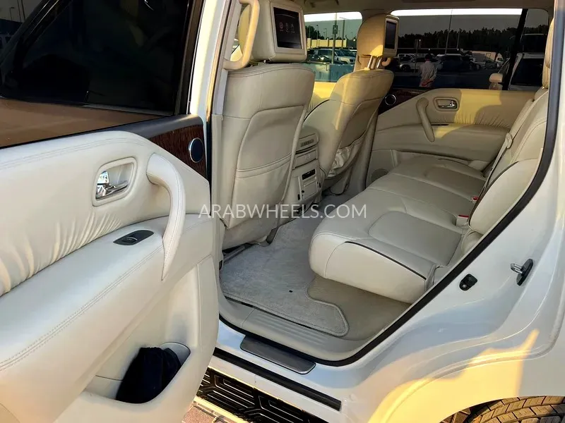 Nissan Patrol 2019 for Sale in Sharjah Image-12