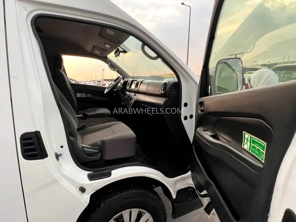 Nissan Urvan 2024 for Sale in Sharjah Image-10