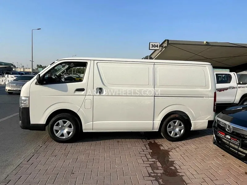 تويوتا هايس 2020 for Sale in الشارقة Image-10