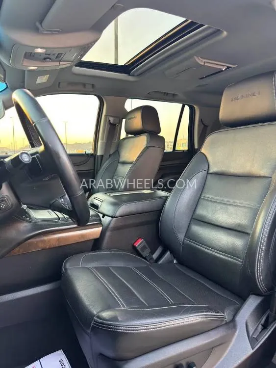 GMC Yukon 2019 for Sale in Abu Dhabi Image-12