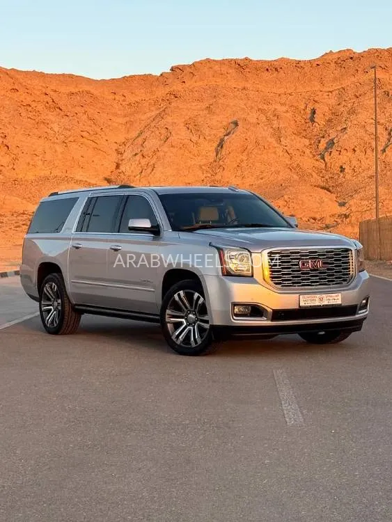 GMC Yukon XL 2019 for Sale in Abu Dhabi Image-3