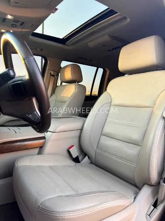 GMC Yukon XL 2019 for Sale in Abu Dhabi Image-13