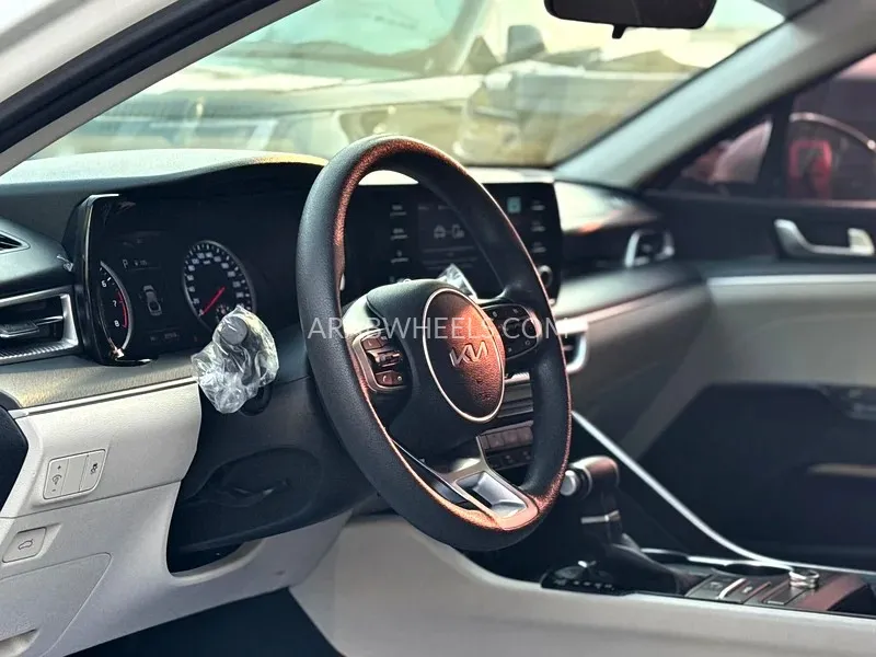 Kia K5 2023 for Sale in Dubai Image-2