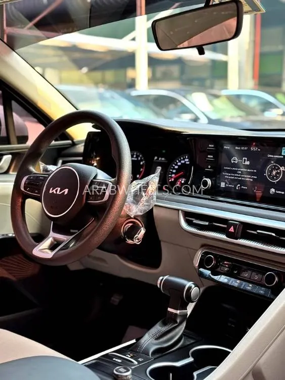 Kia K5 2023 for Sale in Dubai Image-6