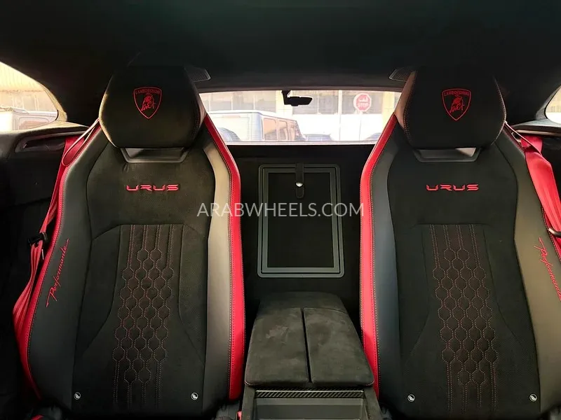 Lamborghini Urus 2024 for Sale in Dubai Image-16