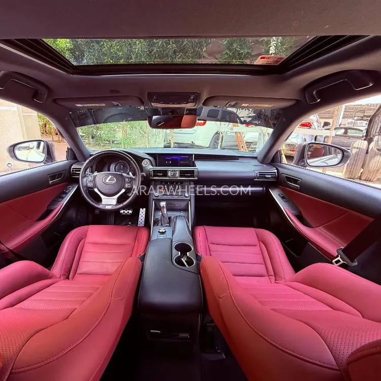 Lexus IS 2019 for Sale in Ajman Image-4