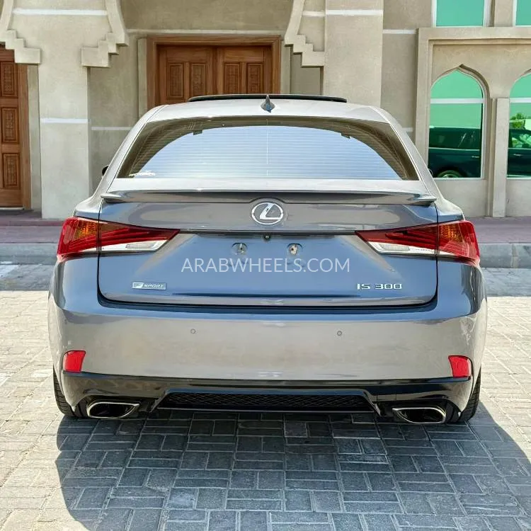 Lexus IS 2019 for Sale in Ajman Image-9