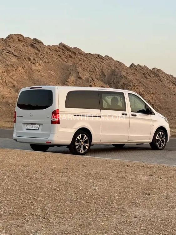 Mercedes Benz V Class 2018 for Sale in Abu Dhabi Image-16