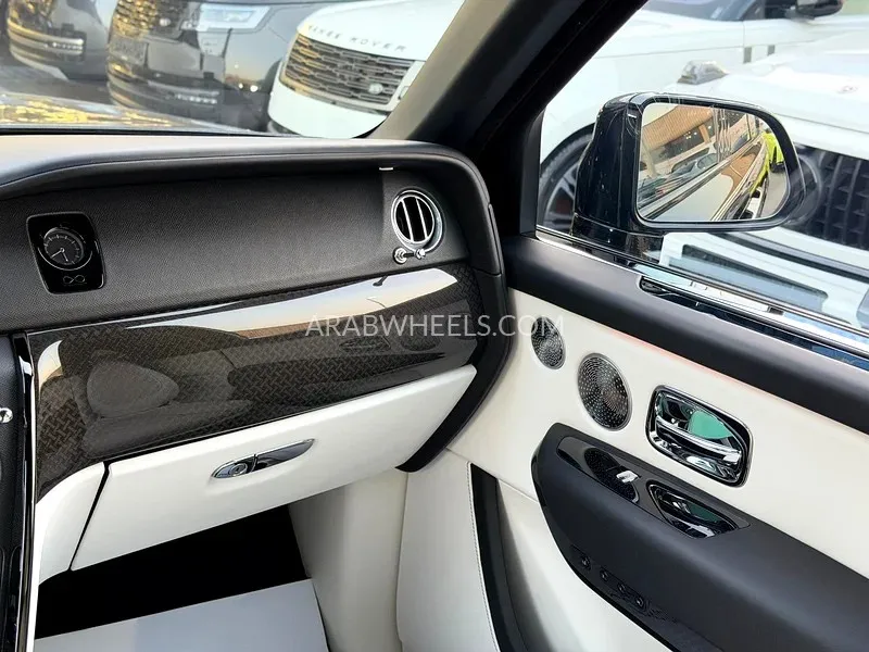Rolls Royce Cullinan 2021 for Sale in Dubai Image-2