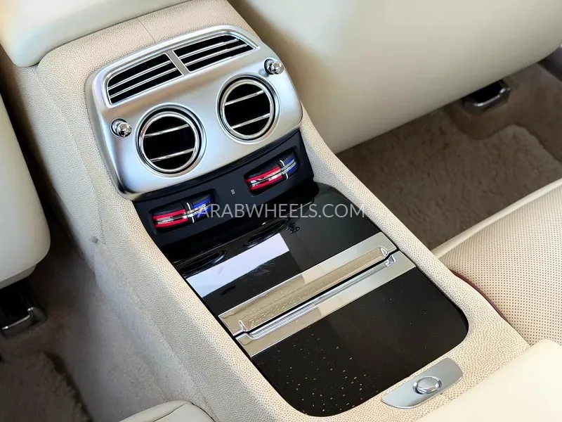 Rolls Royce Wraith 2016 for Sale in Dubai Image-12