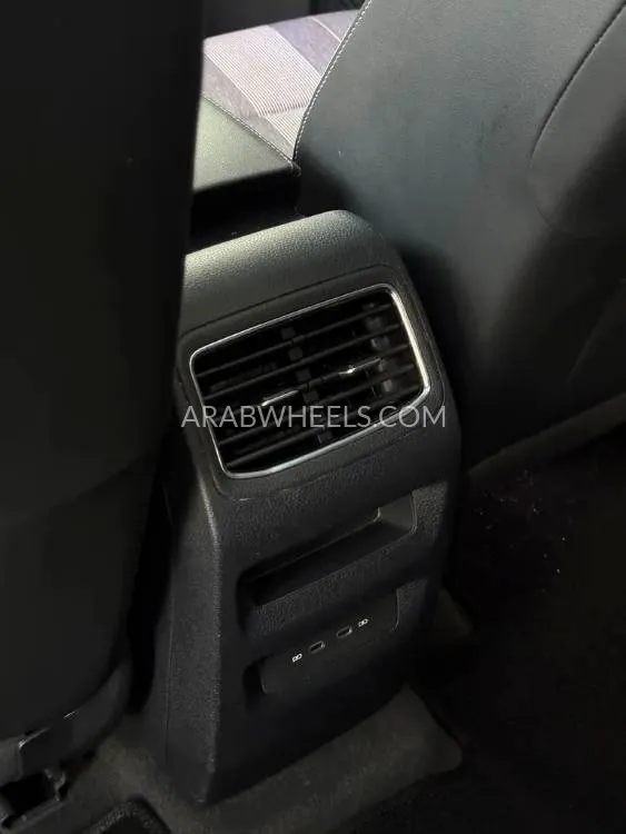 Volkswagen ID.4 2022 for Sale in Abu Dhabi Image-8