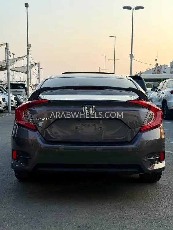 Honda Civic 2019 for Sale in Sharjah Image-10