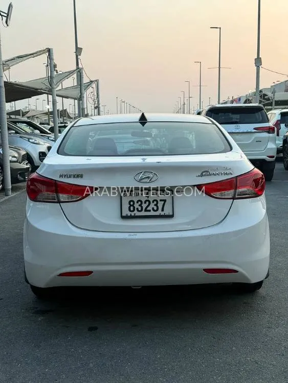 Hyundai Elantra 2014 for Sale in Sharjah Image-10