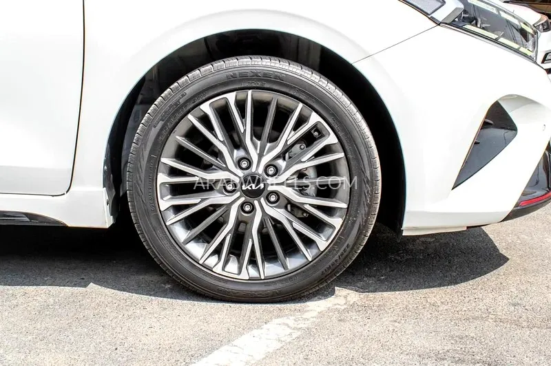 Kia Cerato 2022 for Sale in Sharjah Image-3