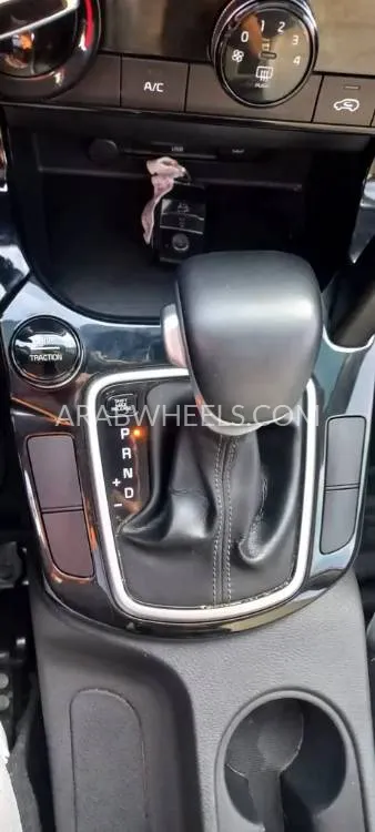 Kia Seltos 2020 for Sale in Sharjah Image-10