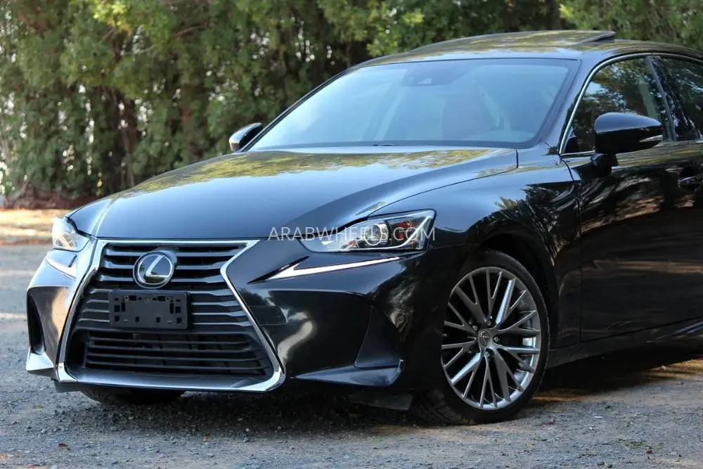 لكزس IS 2020 for Sale in الفجيرة Image-15