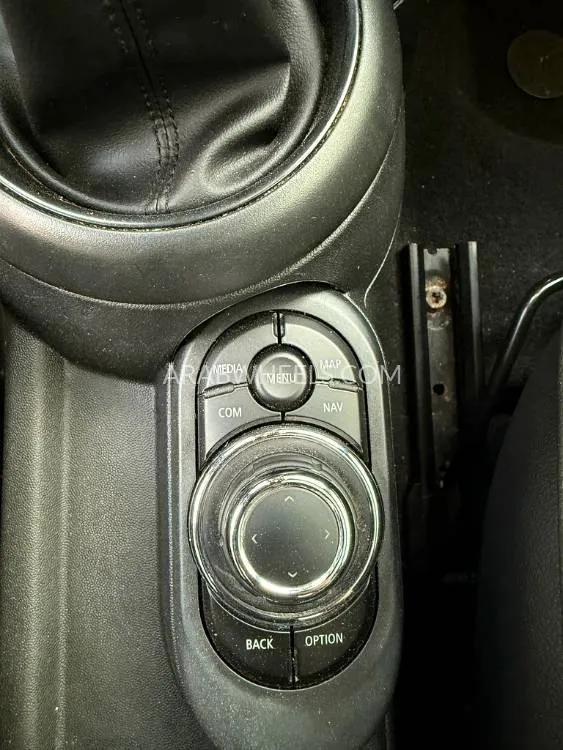 Mini Cooper 2022 for Sale in Sharjah Image-9