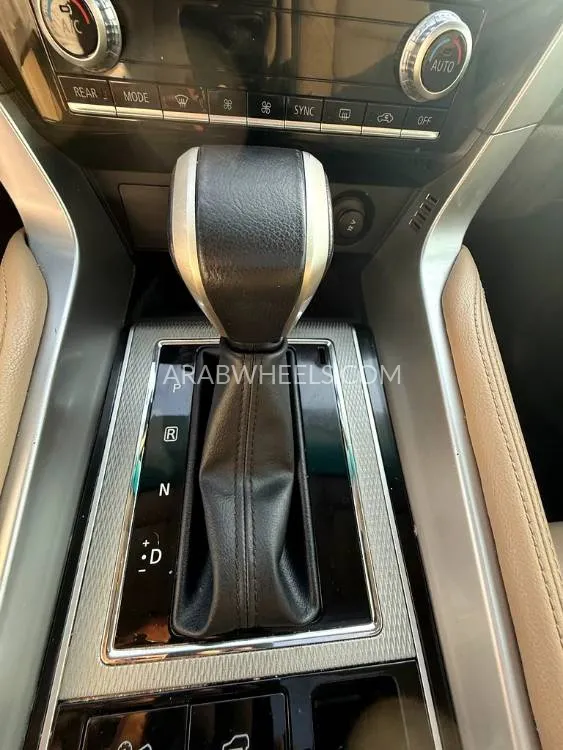 Mitsubishi Montero Sport 2022 for Sale in Sharjah Image-3