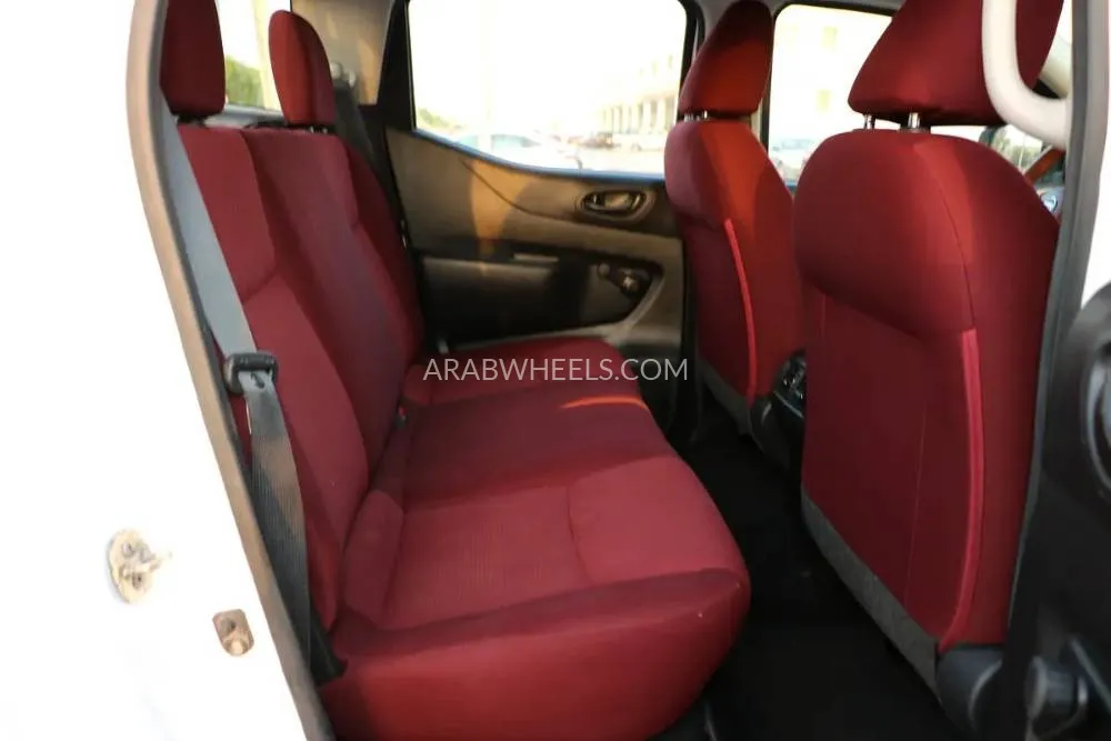 Nissan Navara 2022 for Sale in Abu Dhabi Image-16