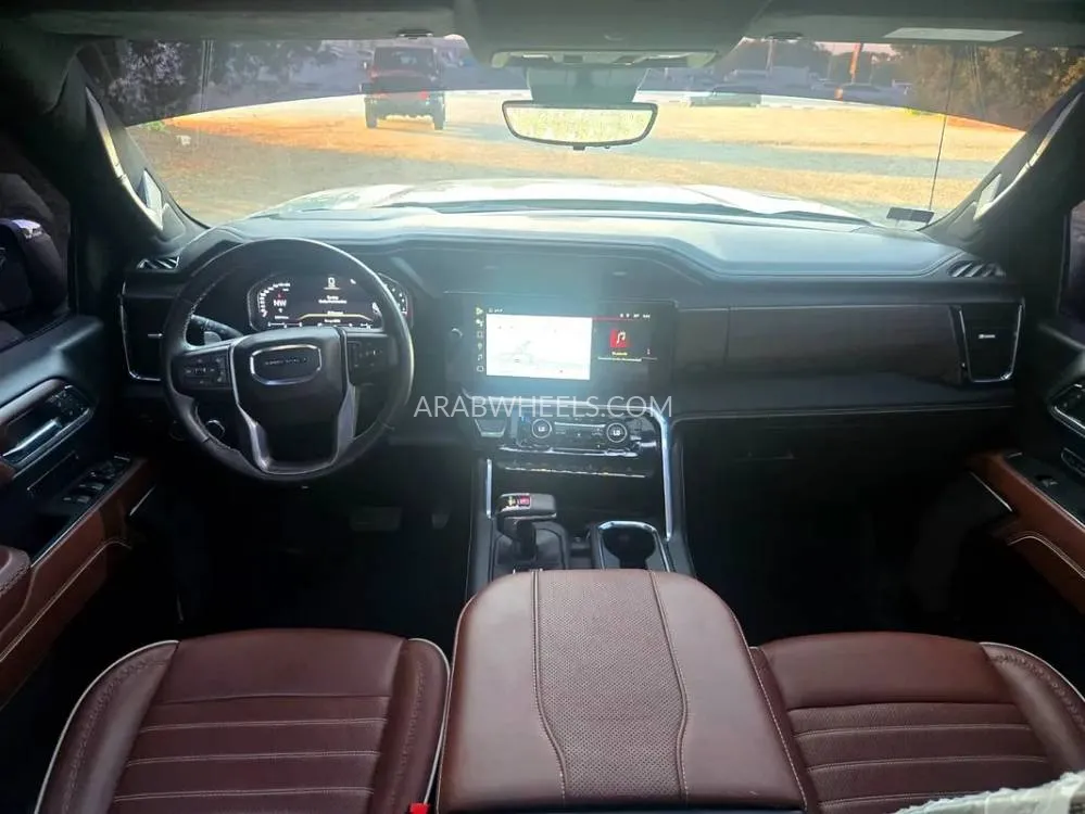 GMC Sierra 2023 for Sale in Fujairah Image-6