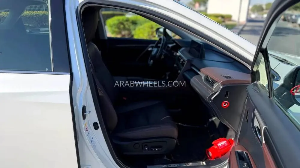 Lexus RX 2020 for Sale in Dubai Image-4