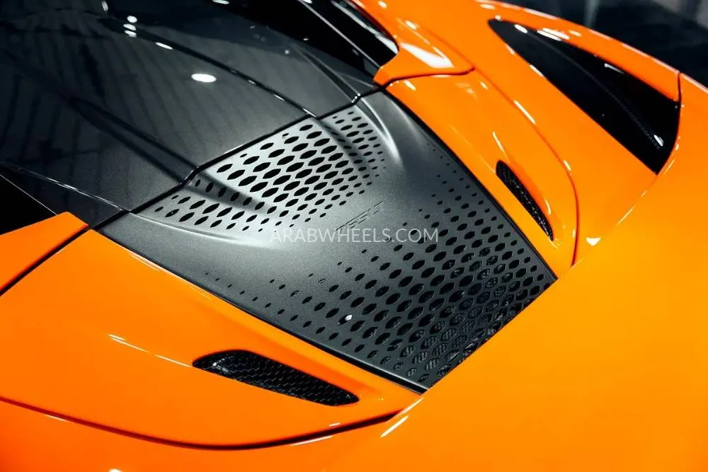 McLaren 765LT 2022 for Sale in Dubai Image-2