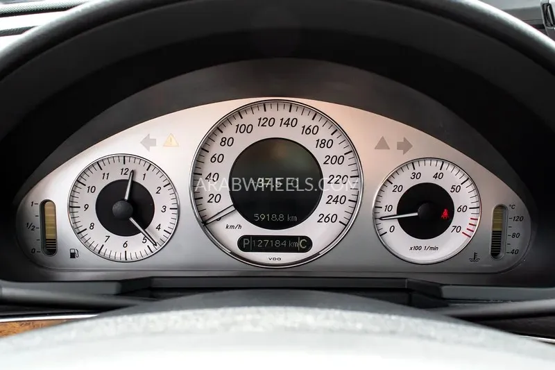 Mercedes Benz E Class 2007 for Sale in Dubai Image-4