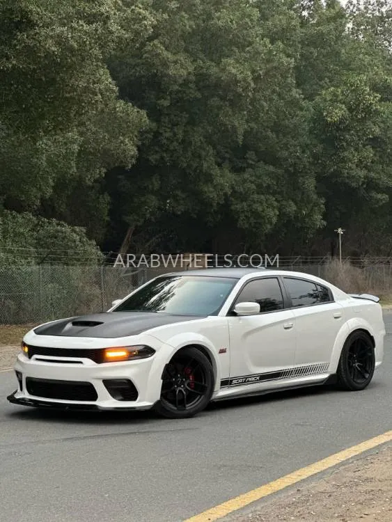 Dodge Charger 2019 for Sale in Fujairah Image-4