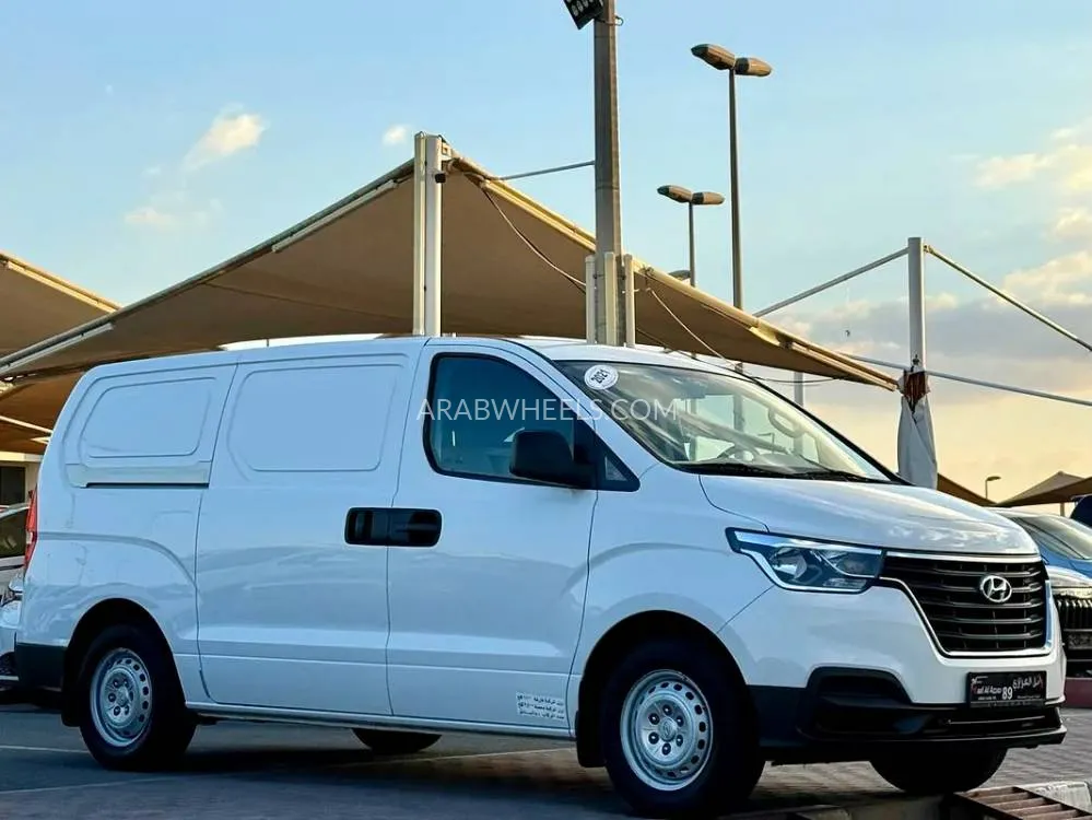 Hyundai H1 2021 for Sale in Sharjah Image-12