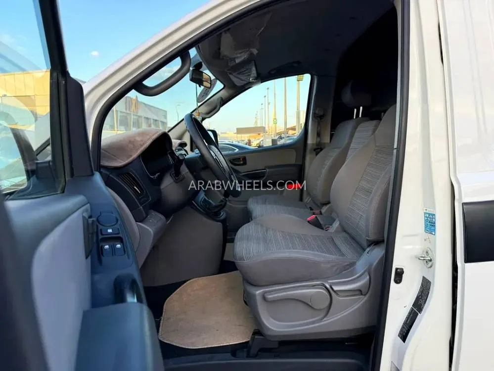 Hyundai H1 2021 for Sale in Sharjah Image-14