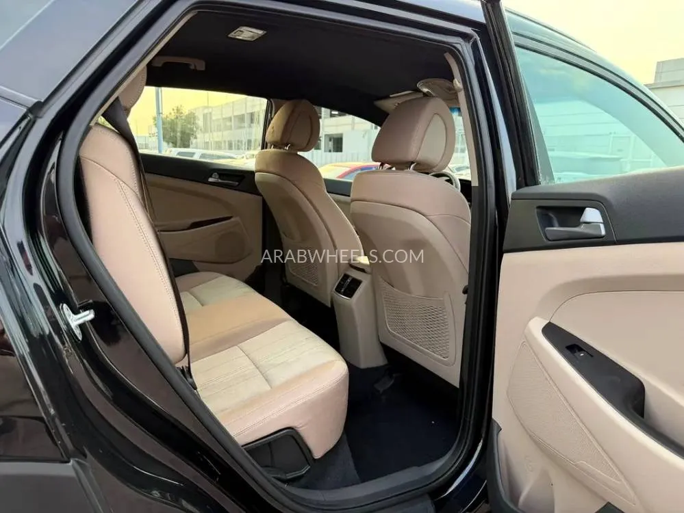 Hyundai Tucson 2017 for Sale in Sharjah Image-4