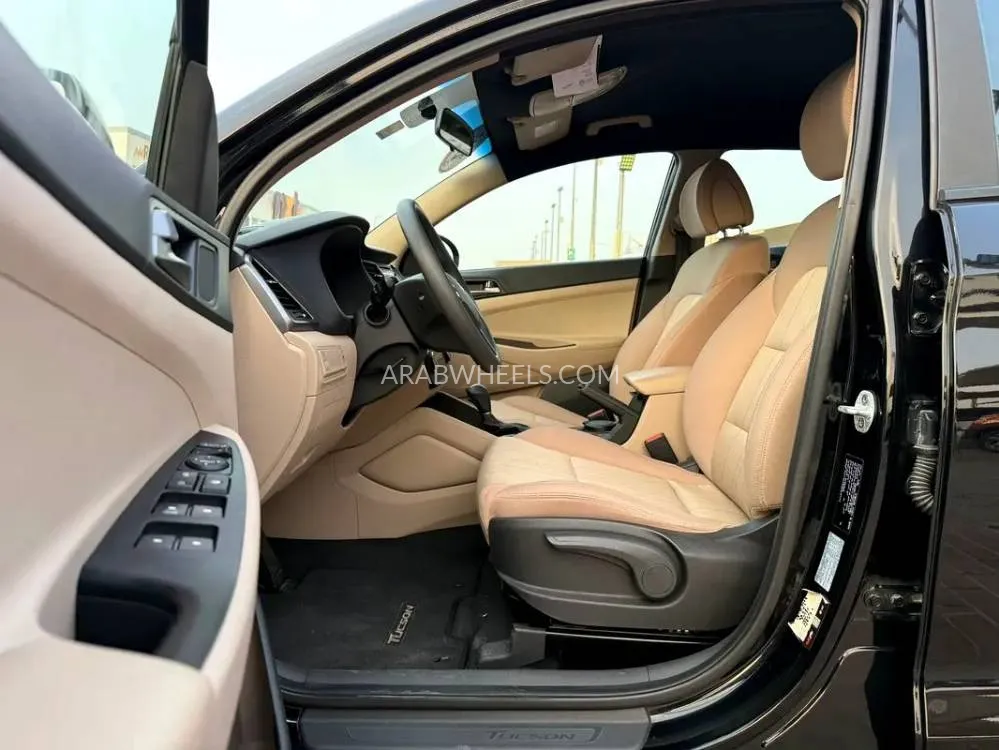 Hyundai Tucson 2017 for Sale in Sharjah Image-12