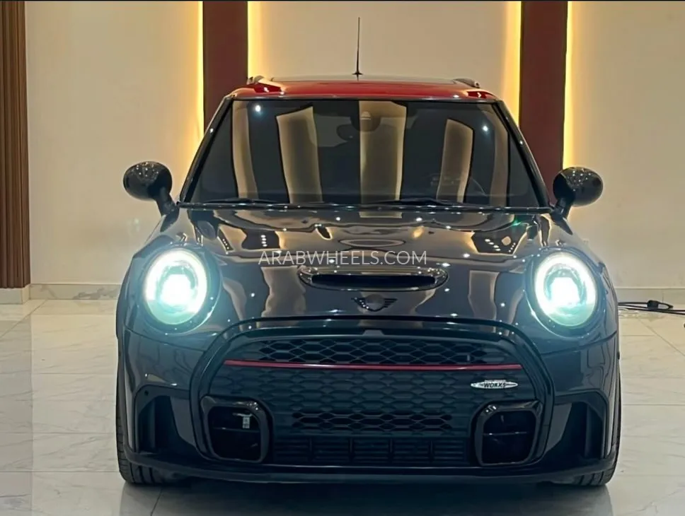 Mini Cooper 2016 for Sale in Fujairah Image-2