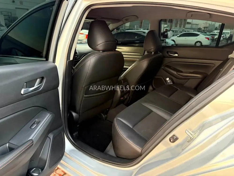 Nissan Altima 2021 for Sale in Sharjah Image-7
