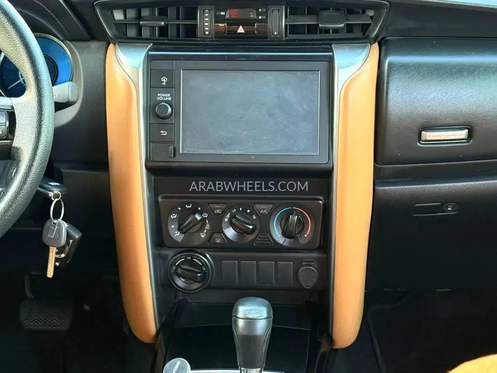 Toyota Fortuner 2022 for Sale in Sharjah Image-10