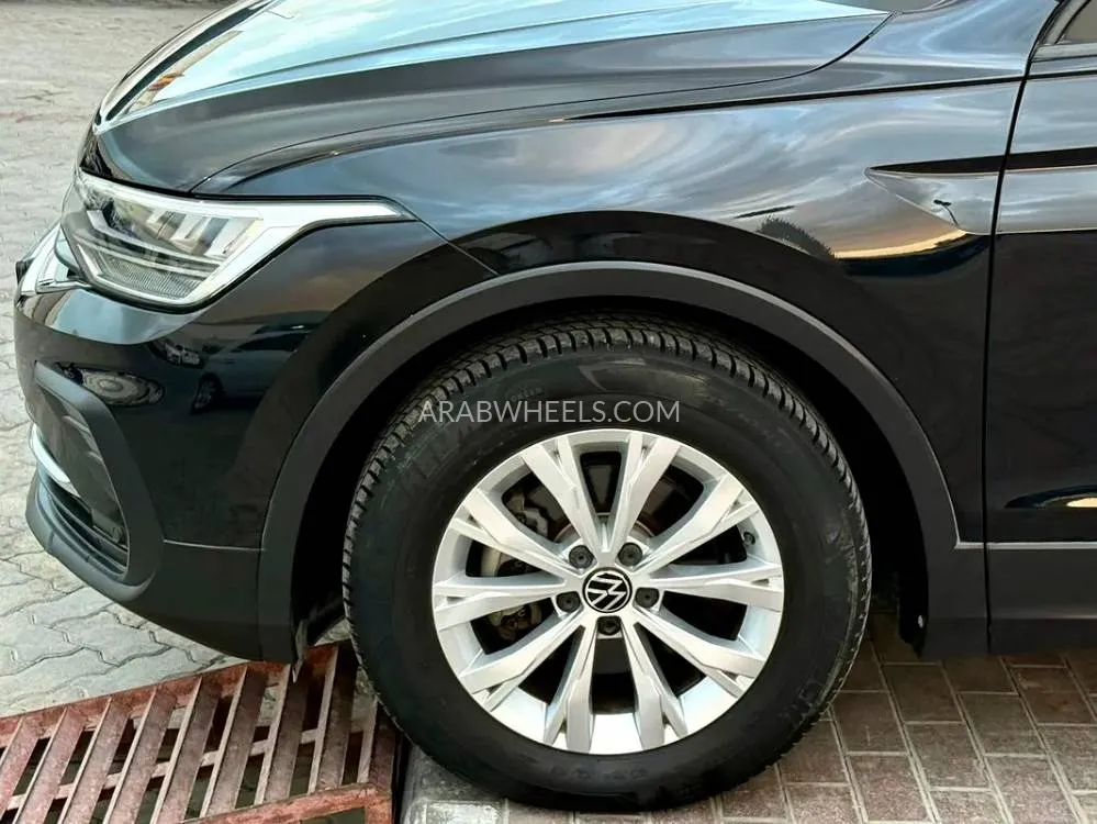 Volkswagen Tiguan 2023 for Sale in Sharjah Image-2