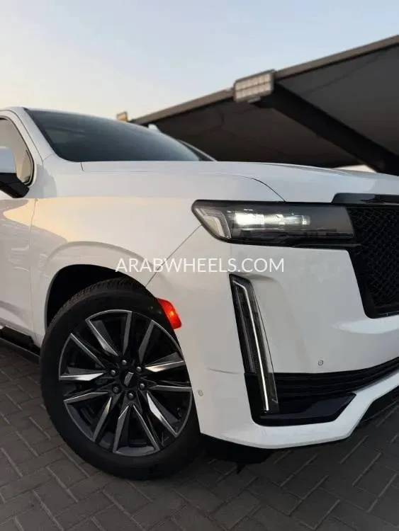كاديلاك إسكاليد 2023 for Sale in الشارقة Image-6