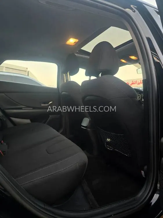 Hyundai Elantra 2022 for Sale in Ajman Image-10