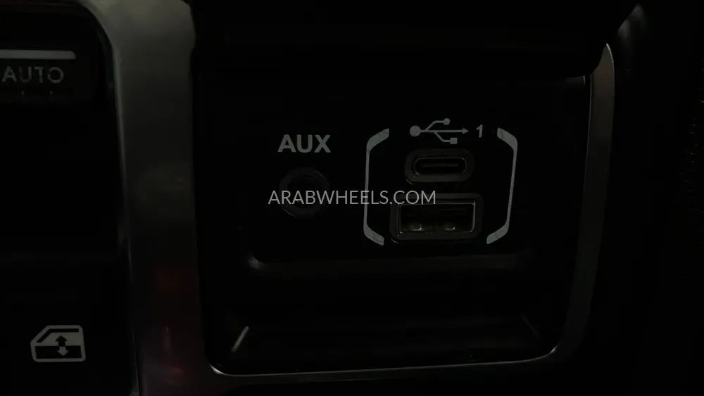 جيب رانجلر 2019 for Sale in دبي Image-44