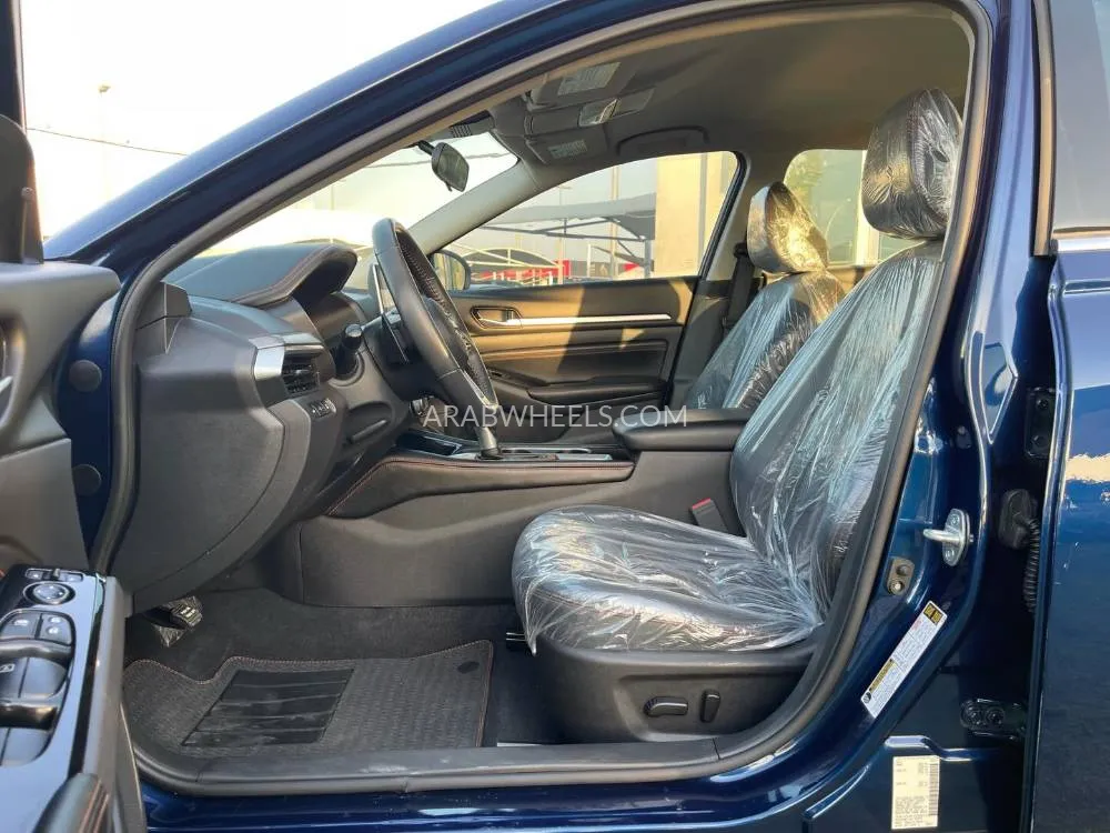 Nissan Altima 2023 for Sale in Sharjah Image-4