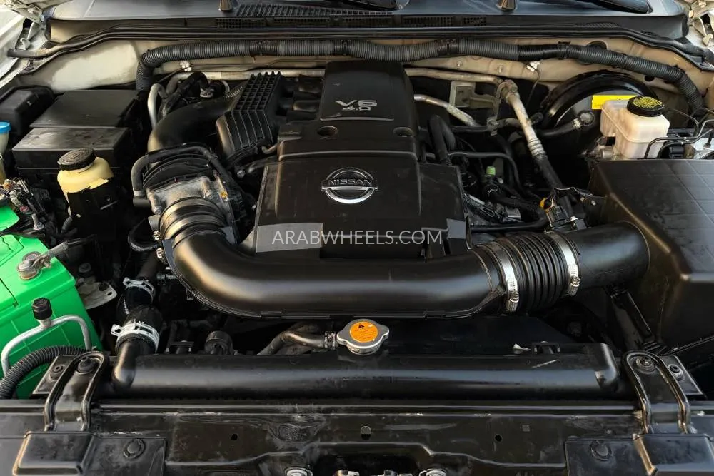 Nissan Pathfinder 2010 for Sale in Dubai Image-2