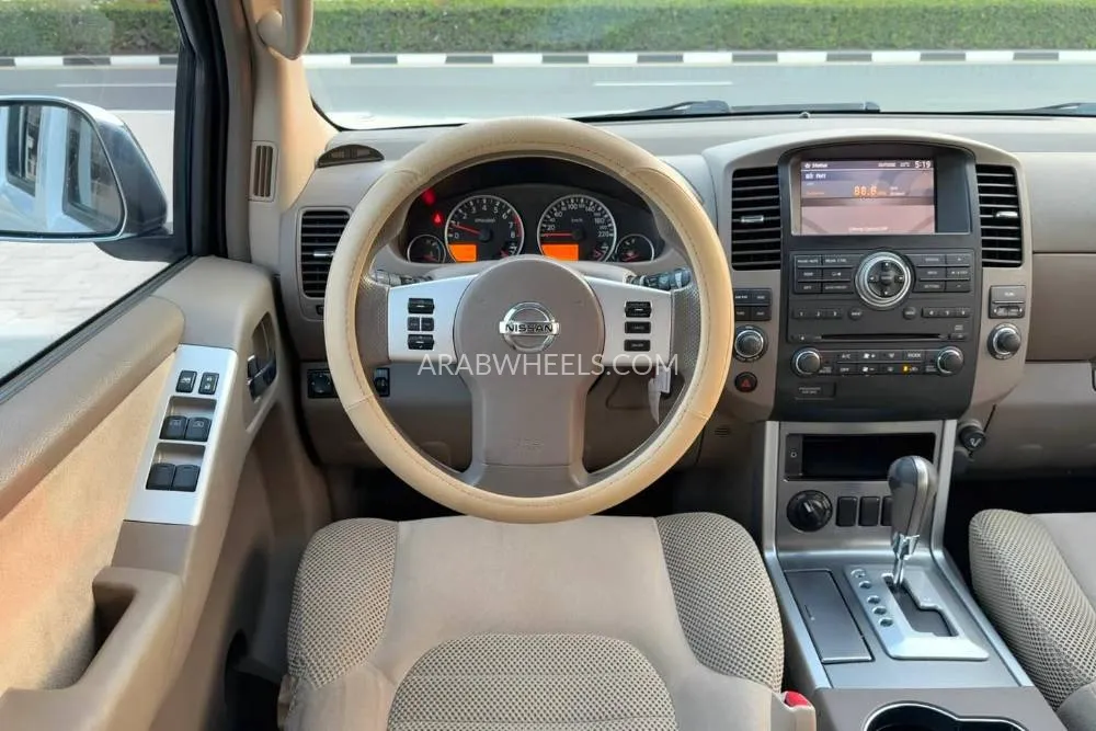 Nissan Pathfinder 2010 for Sale in Dubai Image-6