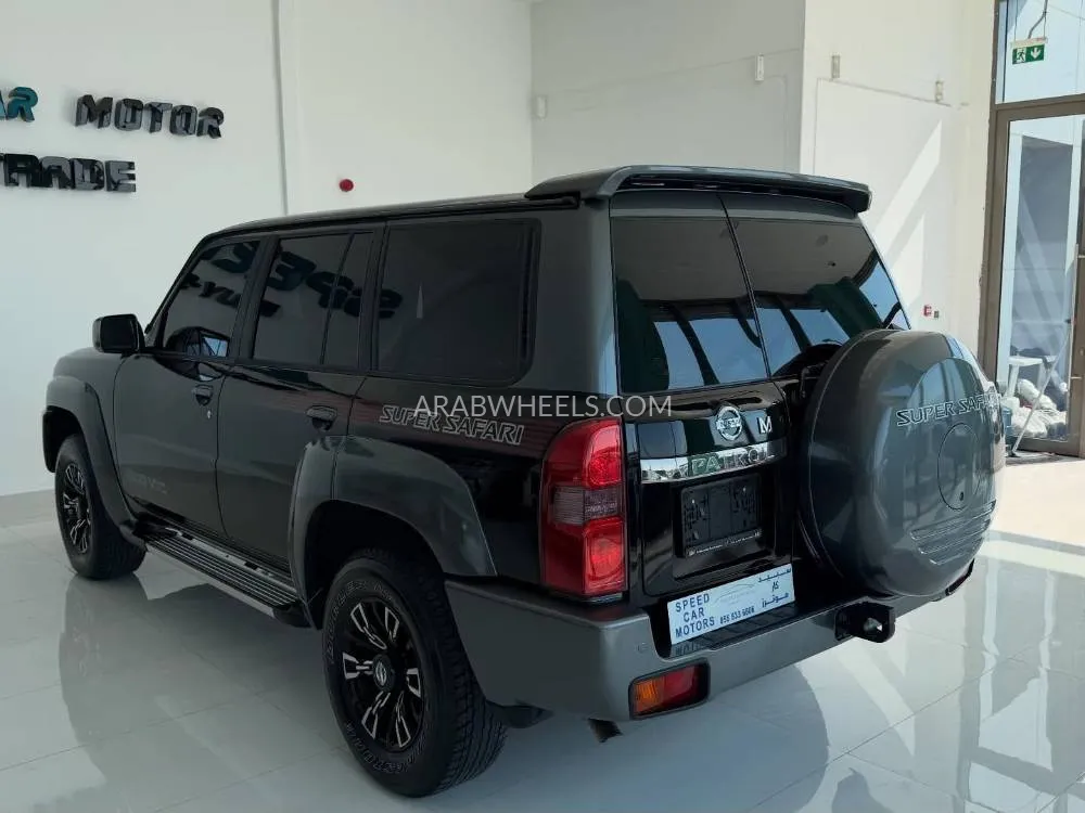 Nissan Patrol 2023 for Sale in Abu Dhabi Image-9